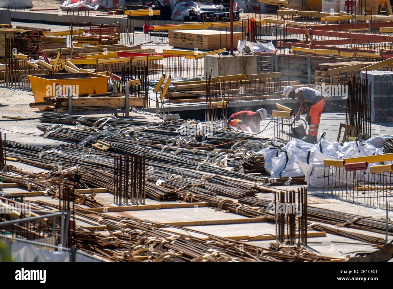 Cantiere, presso il Centro Fieristico di Colonia, nuova costruzione di un alto edificio di uffici, lavori sulle fondazioni, NRW, Germania Foto Stock