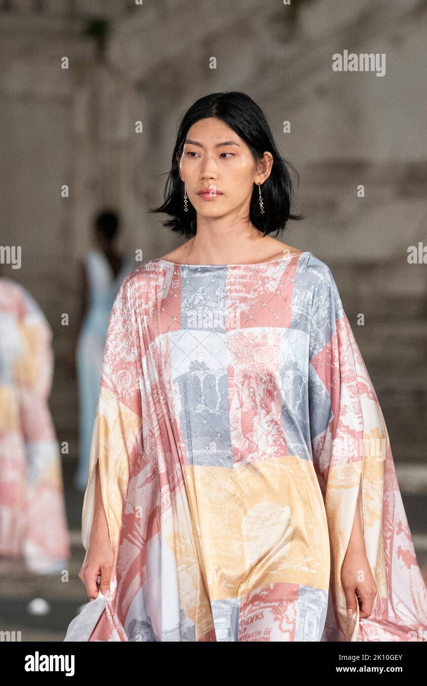 Laura biagiotti fashion show immagini e fotografie stock ad alta  risoluzione - Alamy
