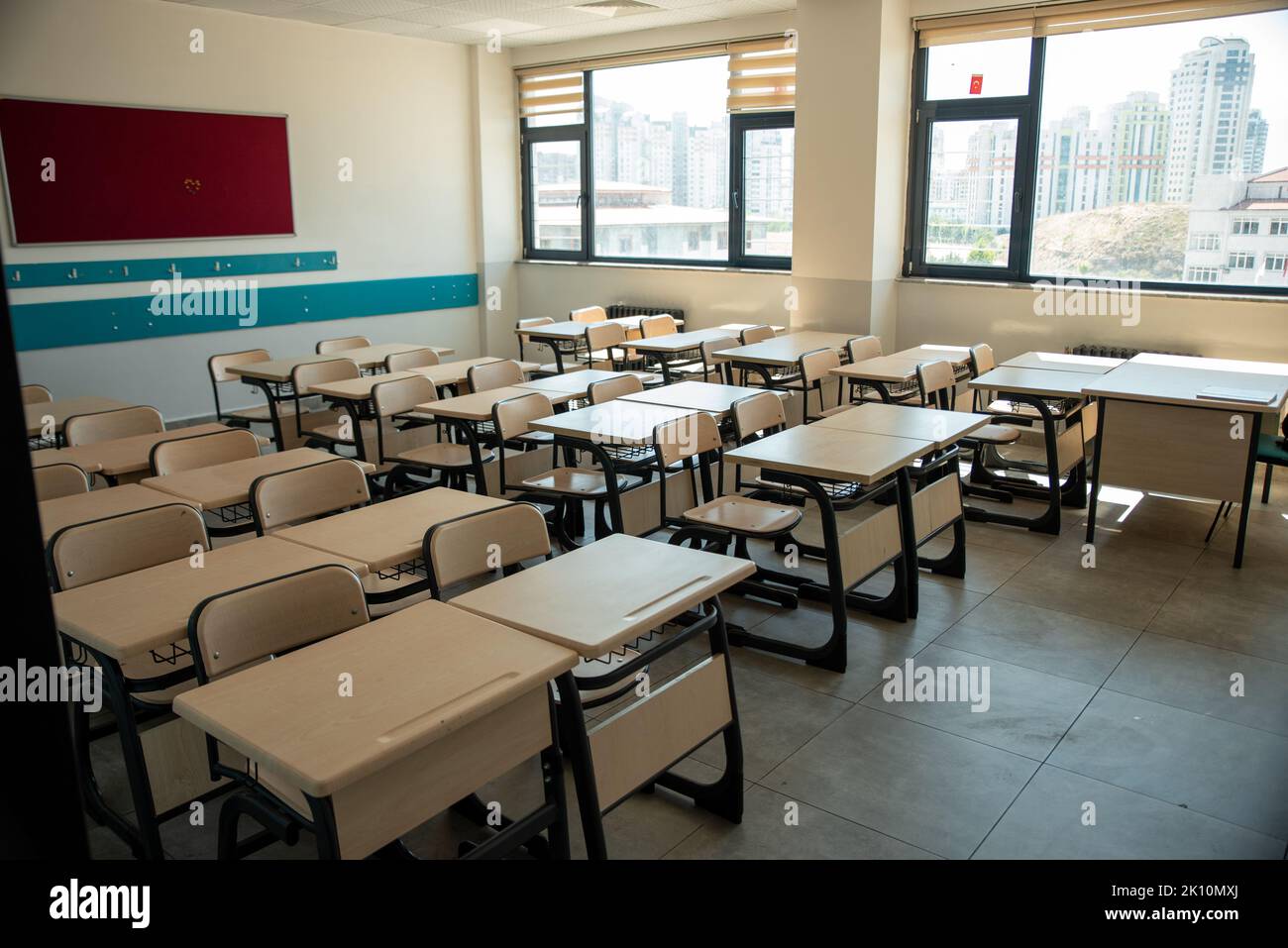 Classe in background senza, nessuno studente o insegnante. Ambiente di classe moderno Foto Stock