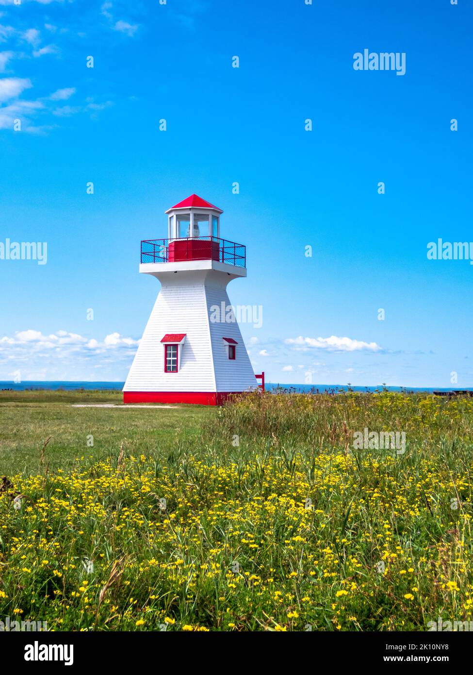 Faro di Carleton-sur-mer, pointe Tracadigash, Baie-des-Chaleurs, Gaspesia, Quebec, Canada Foto Stock