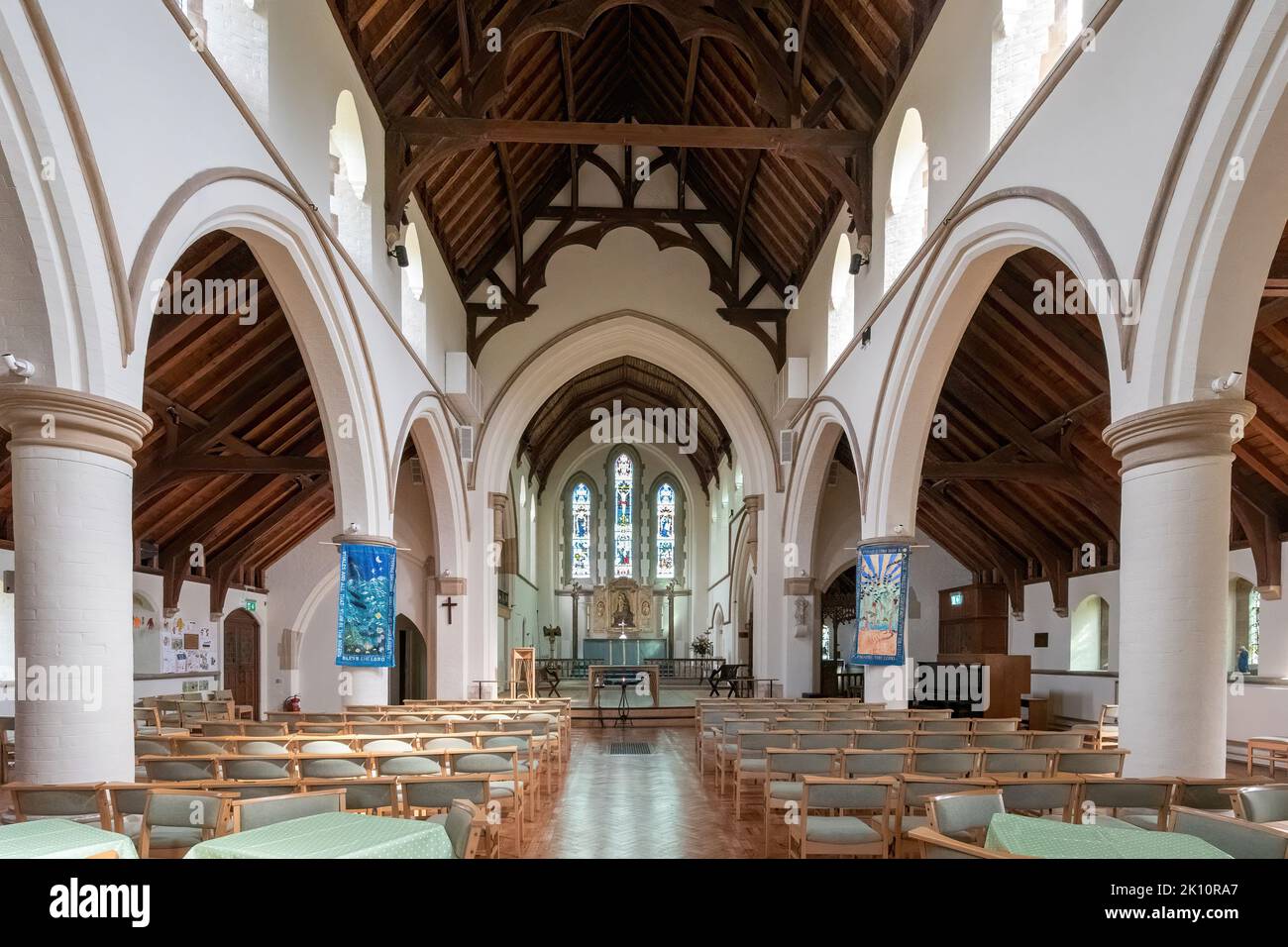 St Mary's Church nel villaggio di Liss, Hampshire, Inghilterra, Regno Unito. Vista dell'interno Foto Stock