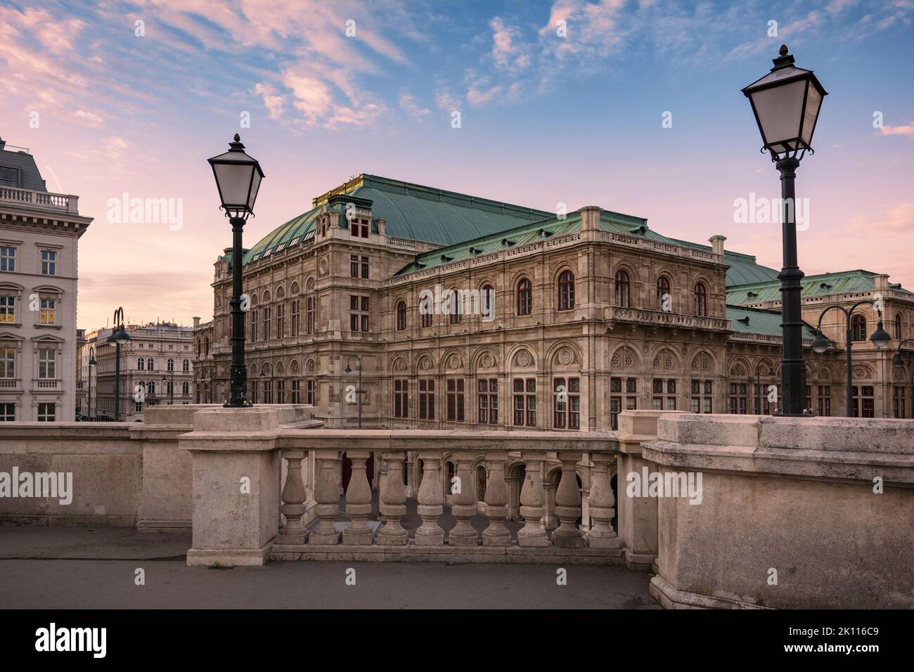 L'Opera di Stato di Vienna in Austria è una delle più importanti, famose e belle attrazioni d'Europa Foto Stock