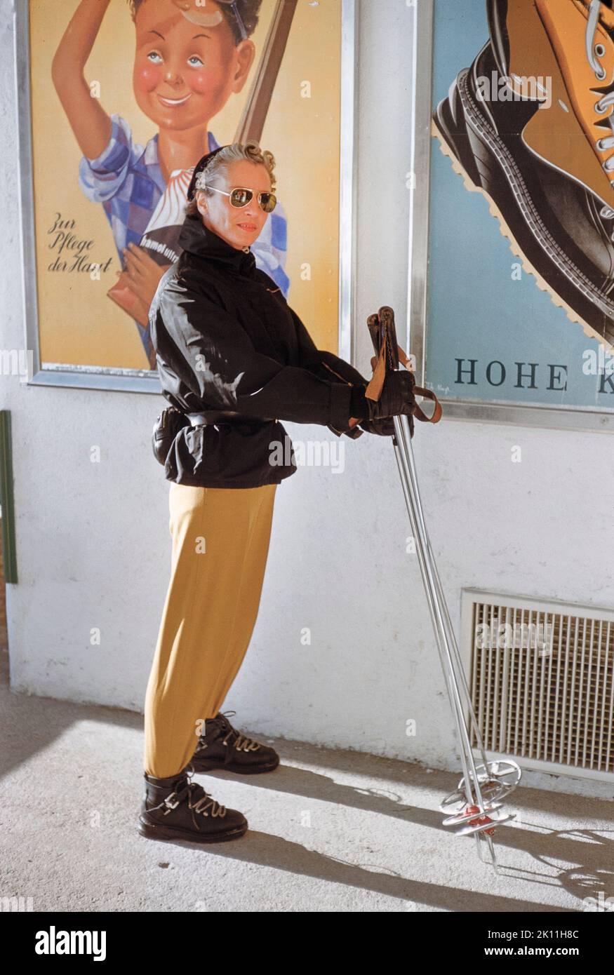 Ski Fashion, Klosters, Svizzera, toni Frissell Collection, gennaio 1955 Foto Stock