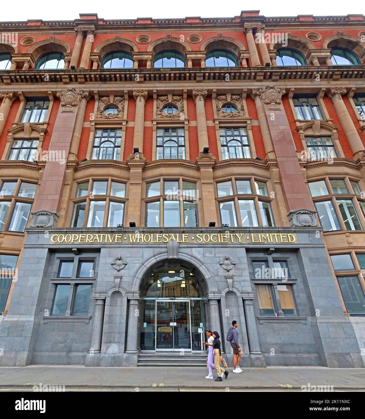 Ingresso frontale e piani superiori, presso la Co-operativa Wholesale Society Ltd, Co-Op, Balloon Street, Manchester, Lancashire, INGHILTERRA, REGNO UNITO, M4 4BE Foto Stock