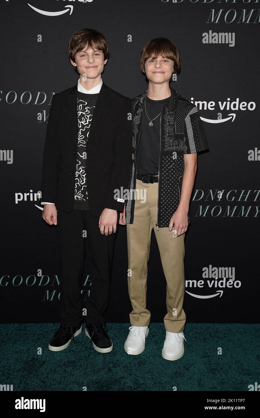 New York, NY, Stati Uniti. 14th Set, 2022. Cameron Crovetti, Nicholas Crovetti agli arrivi per GOODNIGHT MOMMY Premiere su prime Video, Metrograph, New York, NY 14 settembre 2022. Credit: Kristin Callahan/Everett Collection/Alamy Live News Foto Stock