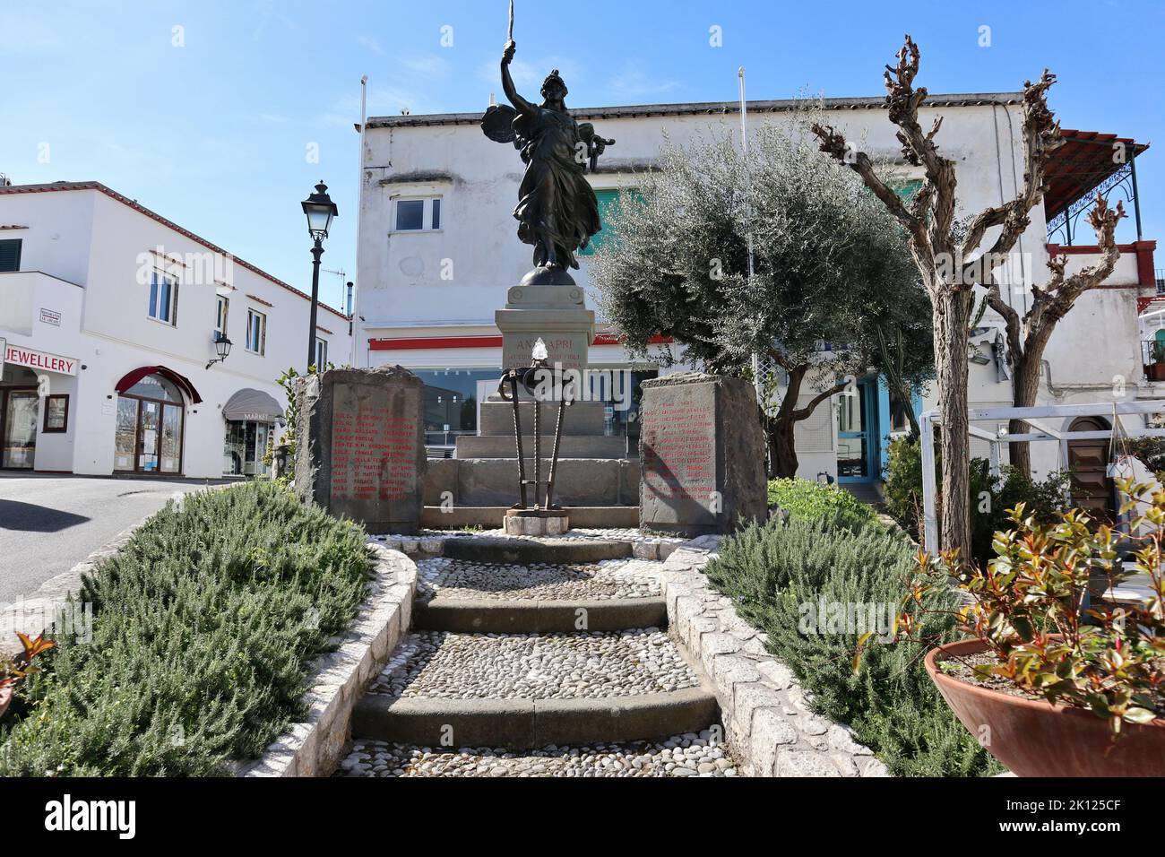 Anacapri - Monumento ai Caduti a Piazza della Vittoria Foto Stock
