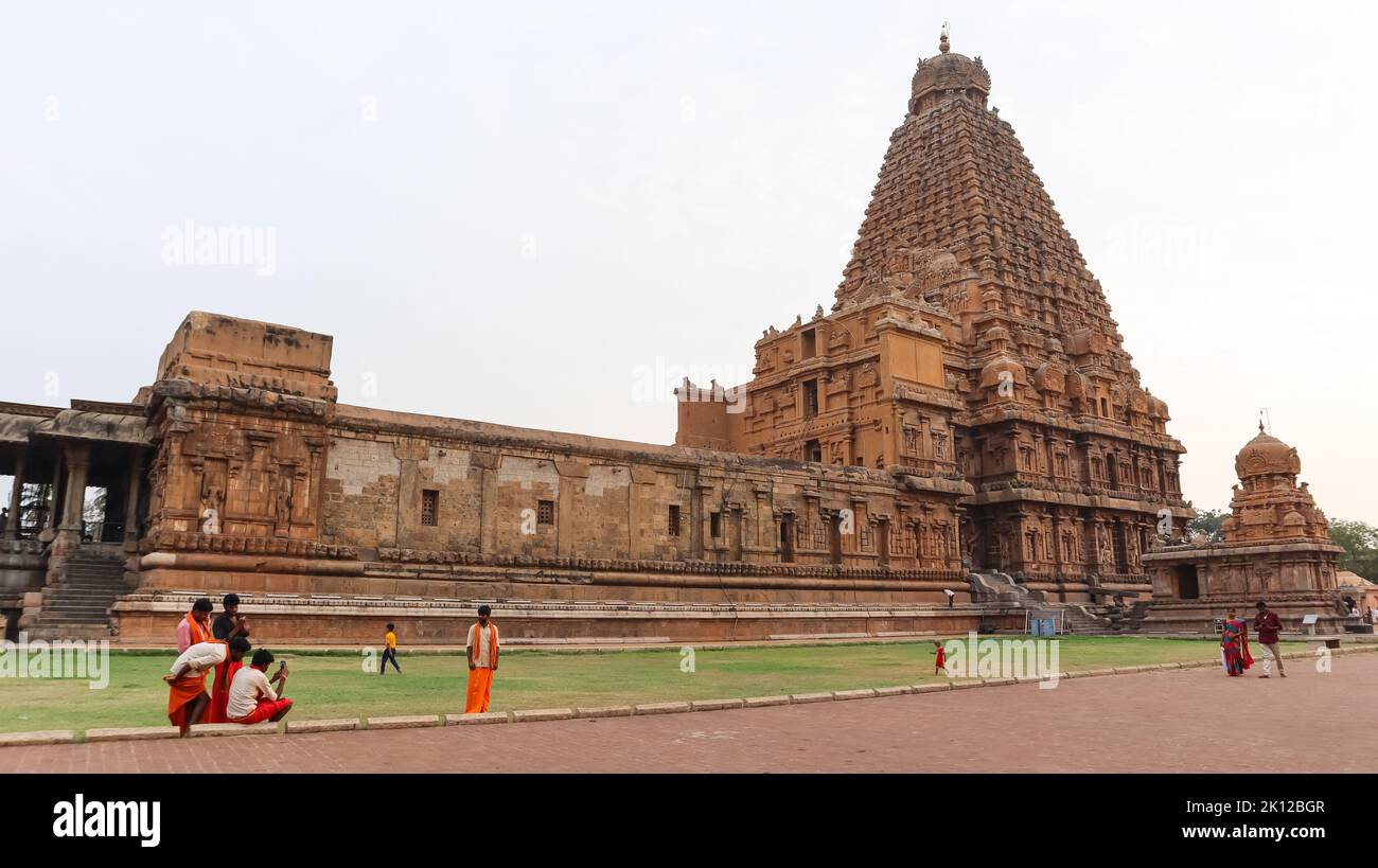 Il bellissimo tempio di Brihadeshwara, il tempio della dinastia Chola, dedicato a Lord Shiva, Thanjavur, Tamil Nadu, India Foto Stock