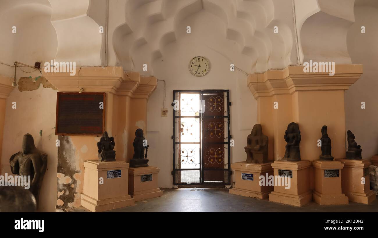 Statue all'interno del Museo Thanjavur Maratha, Thanjavur, Tamilnadu, India. Foto Stock
