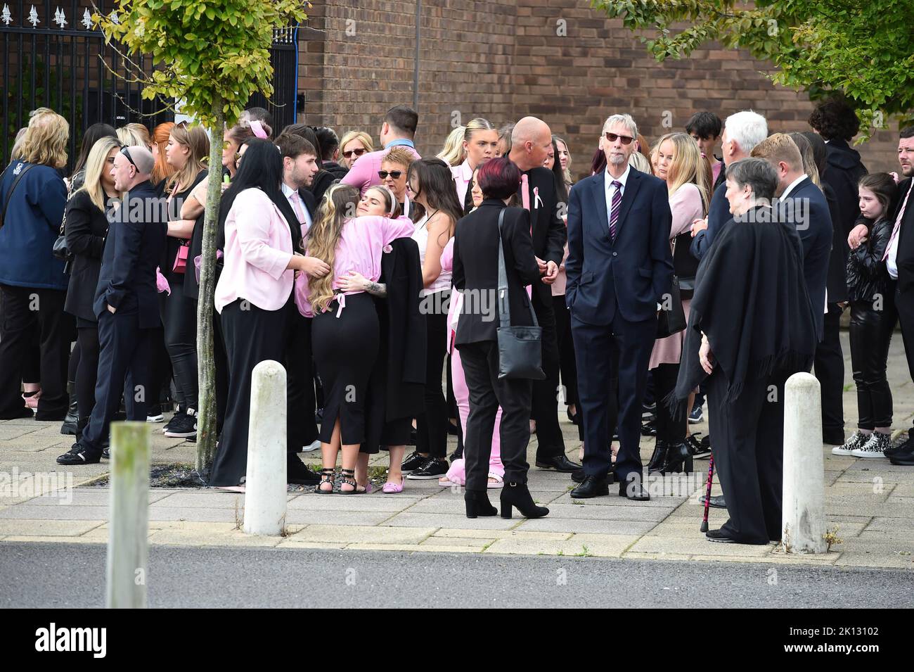 Lutto al funerale di Olivia Pratt-Korbel, nella chiesa di Santa Margherita Maria a Knotty Ash. La bambina di nove anni è stata sparata a casa sua a Dovecot, Liverpool. Data immagine: Giovedì 15 settembre 2022. Foto Stock