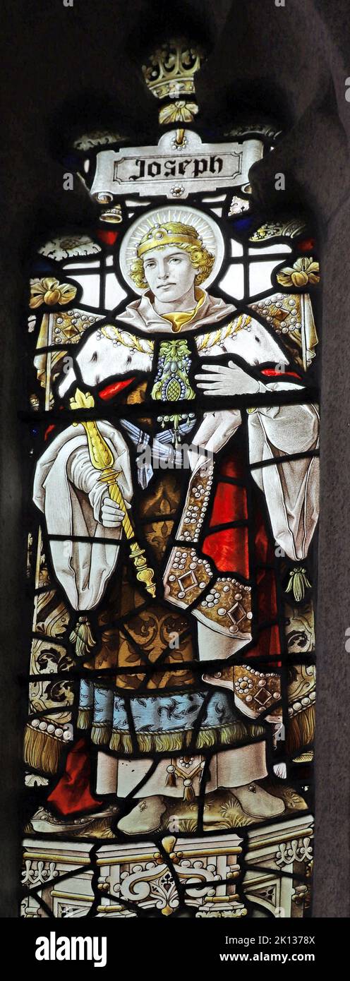 Vetrata di Percy Bacon raffigurante Giuseppe dell'Antico Testamento, la chiesa di San Lalluwy, Menheniot, Cornovaglia Foto Stock