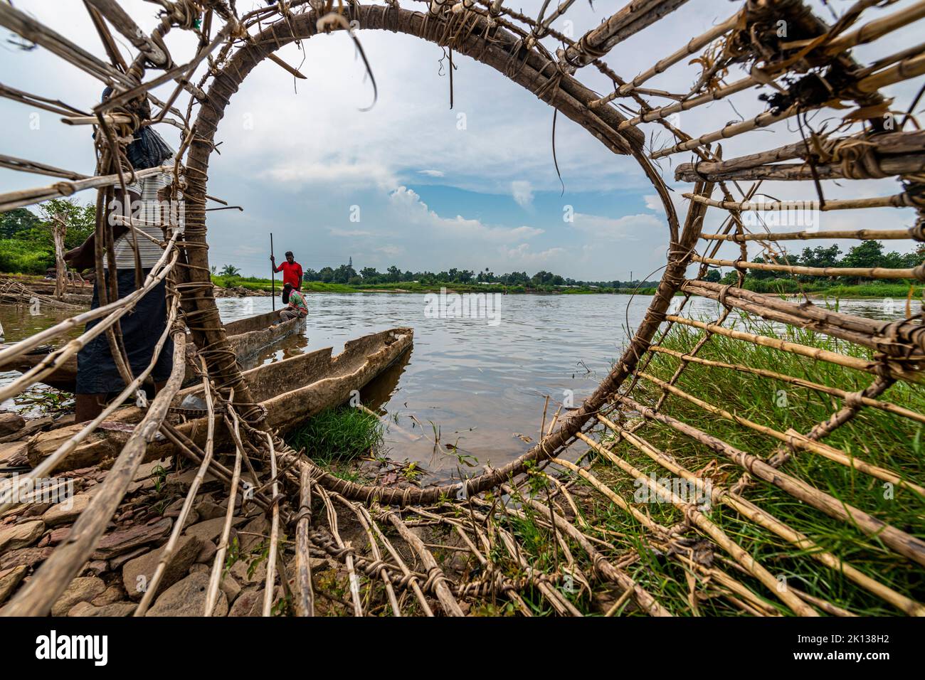 Cestino di pesca della tribù Wagenya, Kisangani, fiume Congo, Repubblica Democratica del Congo, Africa Foto Stock