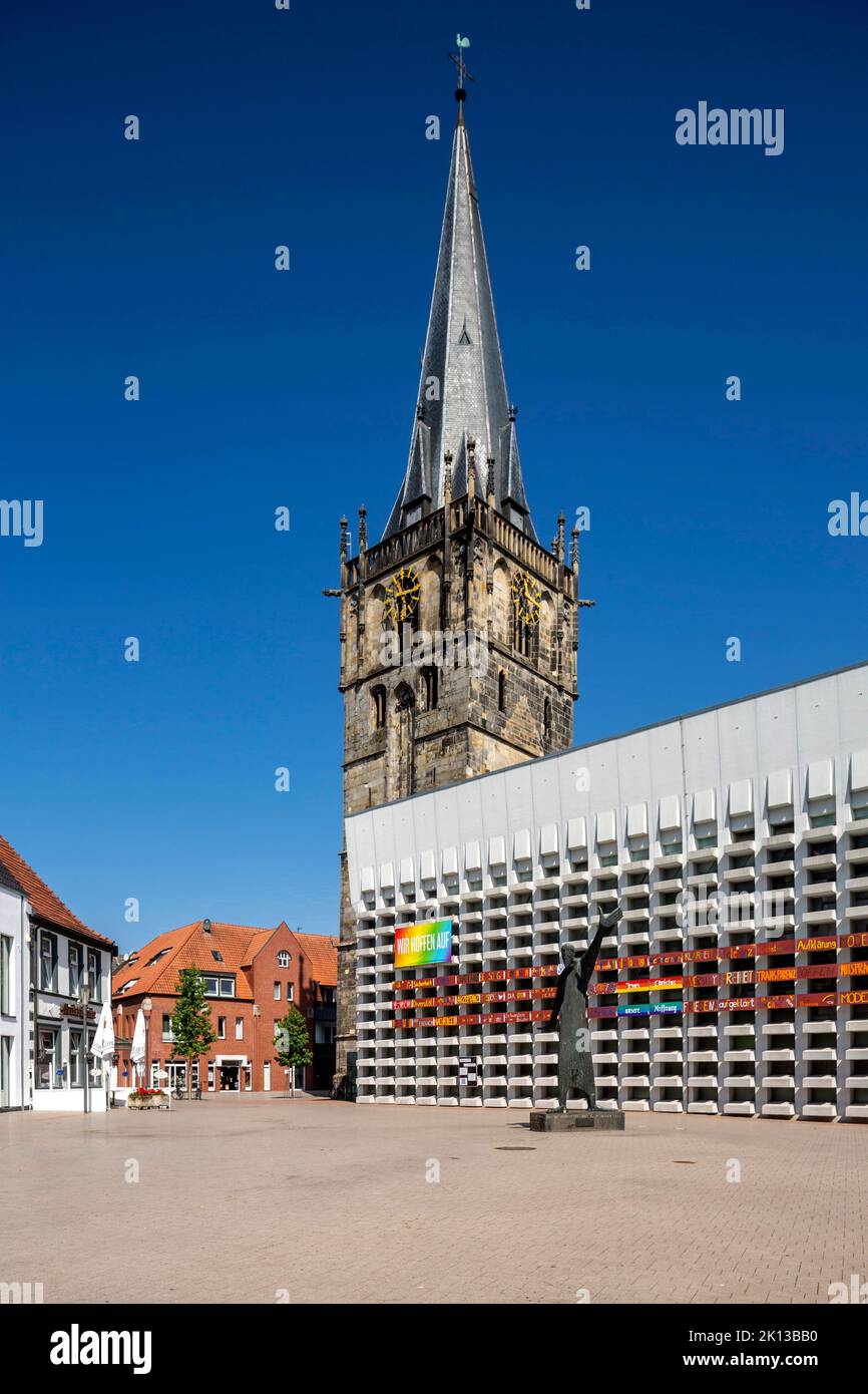 « Deutschland, Ahaus, Westmuensterland, Muensterland, Westfalen, Nordrhein-Westfalen, NRW, Katholische Kirche St. Mariae Himmelfahrt am Markt, der Kirc Foto Stock