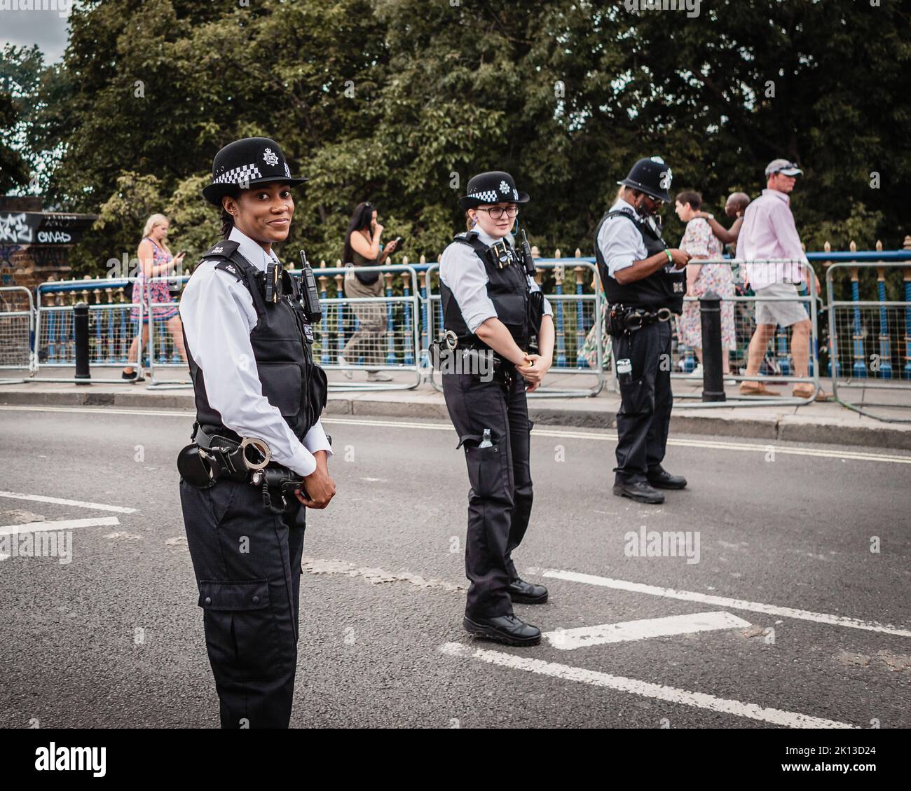 Poliziotti al carnevale di Notting Hill 2022. Foto Stock