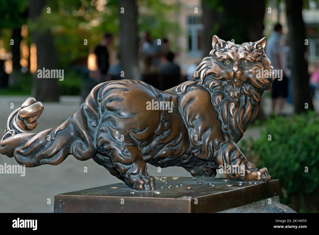 Statua al gatto Panteleimon nel parco pubblico di Kyiv in Ucraina Foto Stock