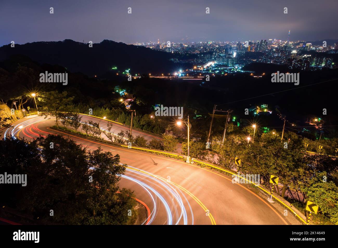 Splendido paesaggio urbano in aerotaia dal Tempio Fude di Hongludi Nanshan a Taiwan Foto Stock