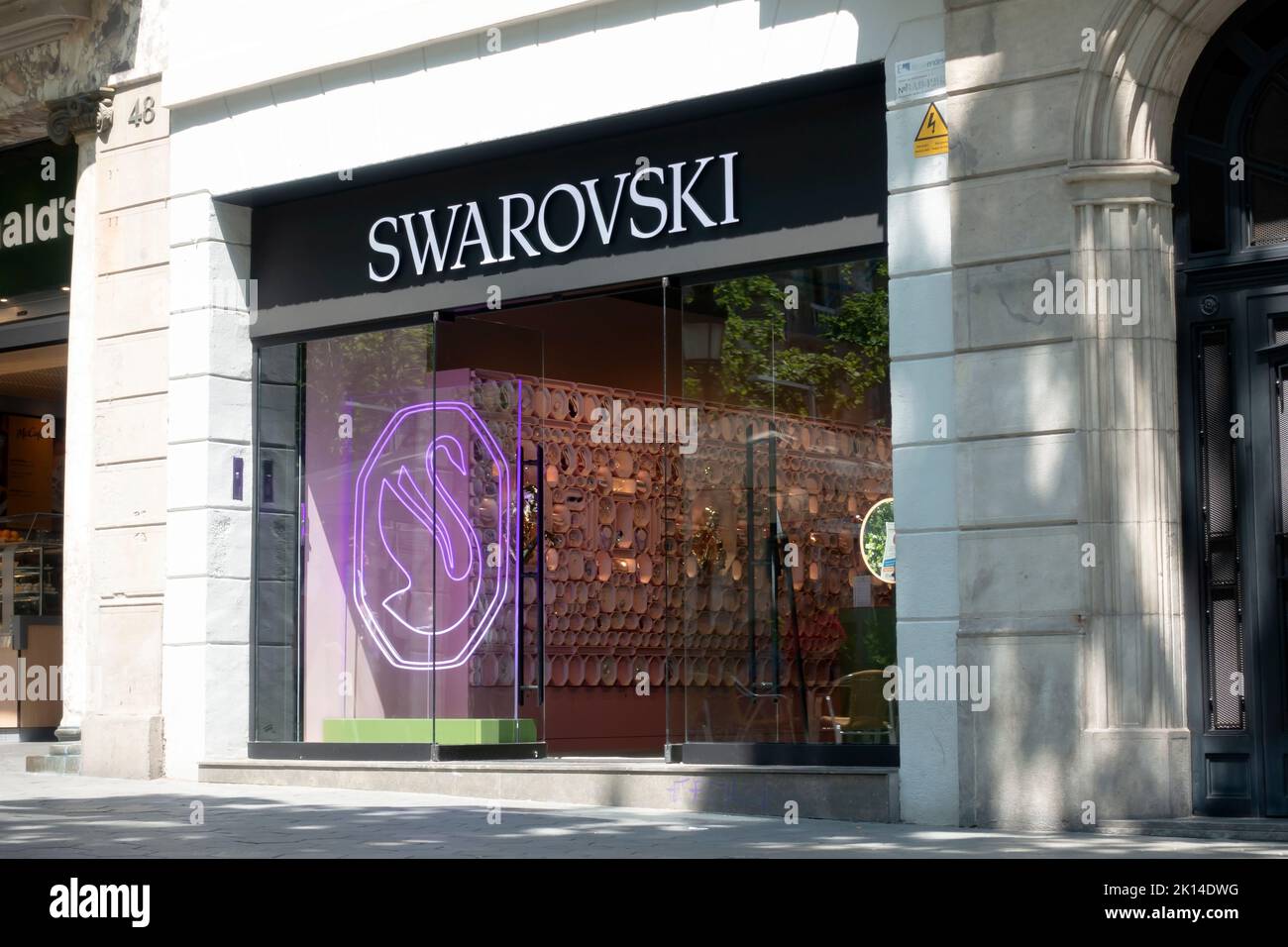 Swarovski store immagini e fotografie stock ad alta risoluzione - Alamy