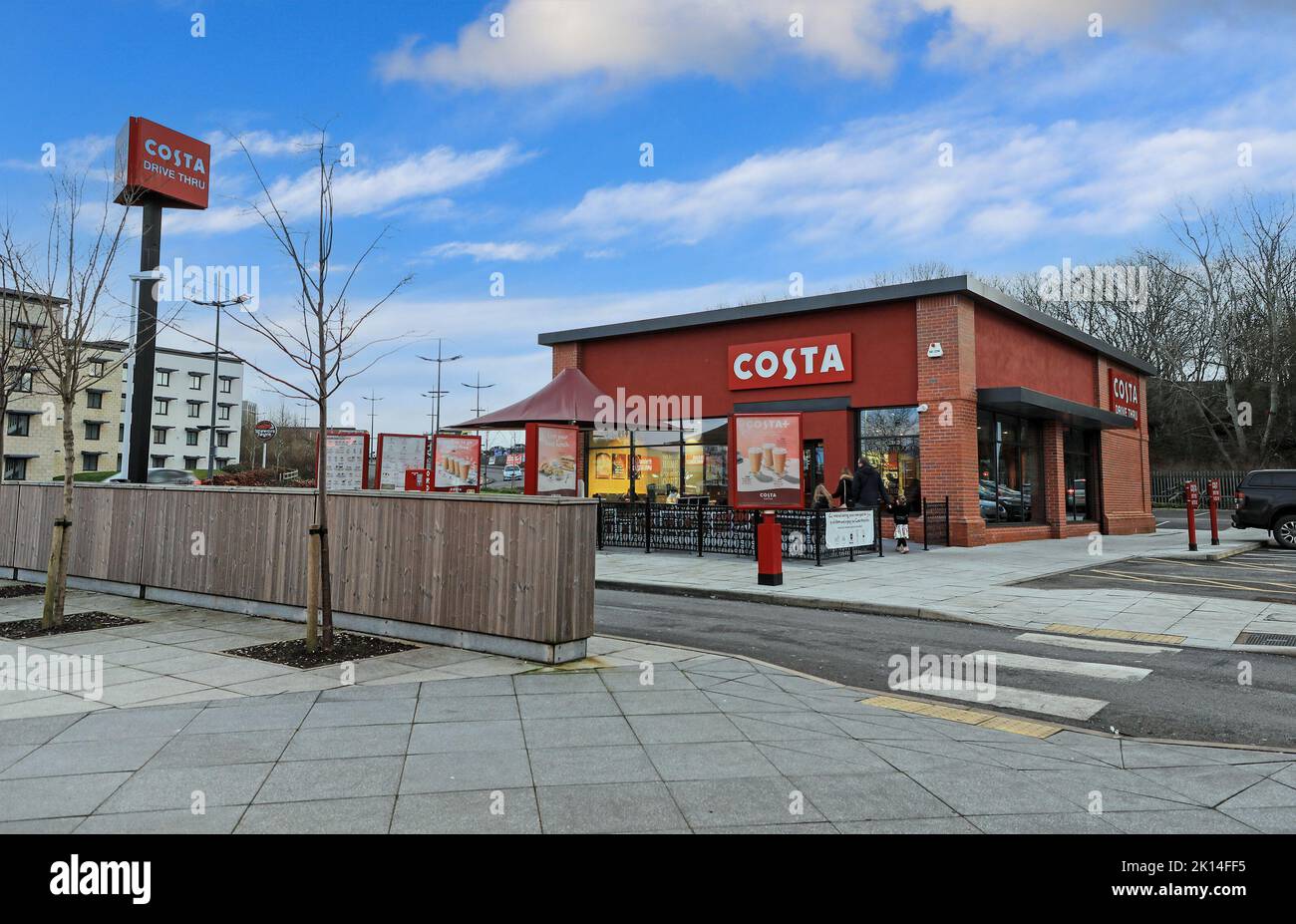 Un viaggio attraverso Costa Coffee Shop, Hanley, Stoke-on-Trent, staff, Inghilterra, REGNO UNITO Foto Stock