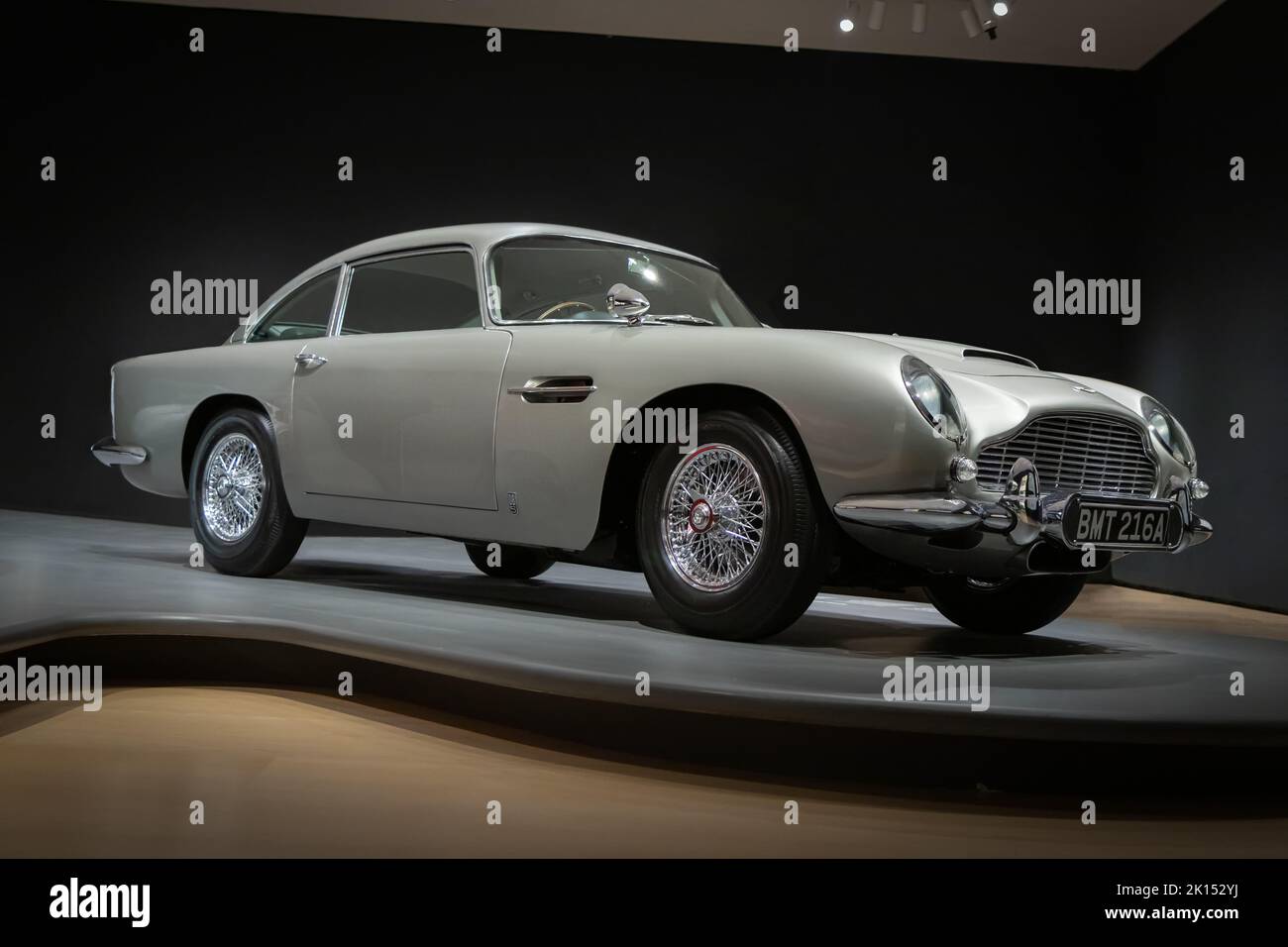 BILBAO, SPAGNA-10 SETTEMBRE 2022: 1964 Aston Martin DB5 James Bond Foto Stock