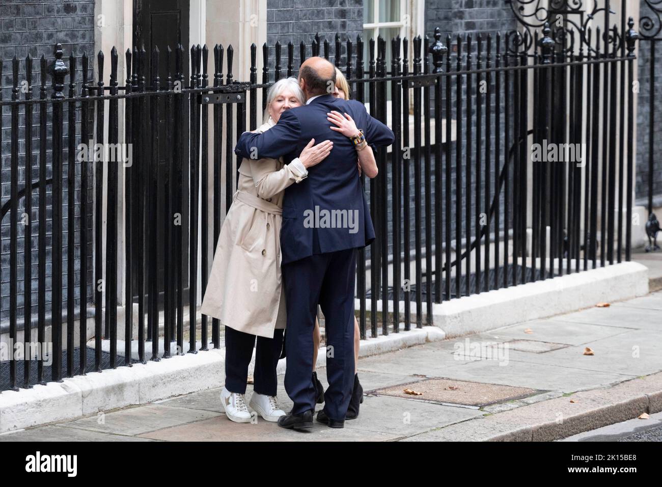Il primo ministro uscente Boris Johnson consegna il suo ultimo discorso a Downing Street e si mette in gara per le sue dimissioni alla Regina di Balmoral, Scot Foto Stock