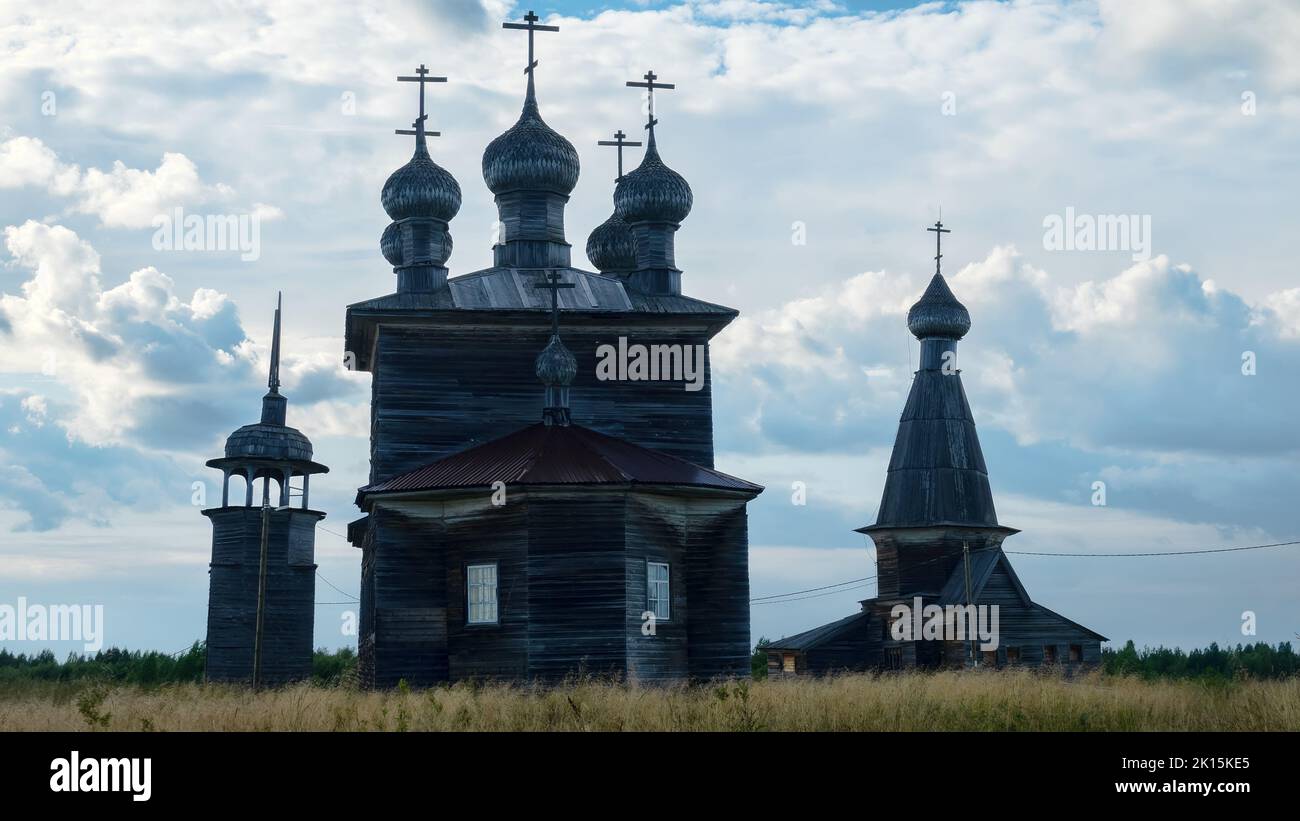 Antico Ritualista, vecchia chiesa, città provinciale di Arkhangelsk vicino-regioni polari. Architettura in legno. Russia Foto Stock