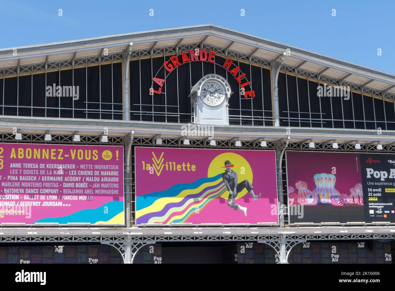 Parigi, Francia. Luglio 23. 2020. La grande Halle de la Villette. Ex mattatoio trasformato in una sala espositiva culturale nel 20th ° secolo Foto Stock