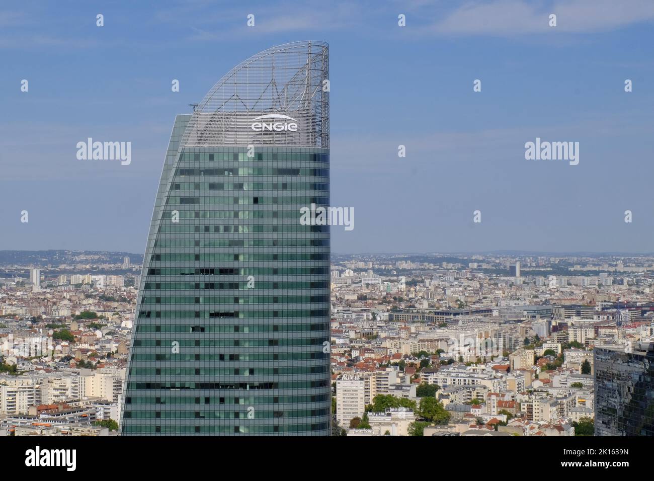 Parigi, Francia. 29th ago, 2022. Costruzione della sede del fornitore di energia ELETTRICA ENGIE a Parigi, quartiere la Défense. ENGIE è il terzo gruppo al mondo nel settore dell'energia, escluso il petrolio. A causa di problemi di approvvigionamento, la rete elettrica sarà in tensione quest'inverno in Francia e non sarà in grado di far fronte ai consueti consumi durante una stagione invernale, soprattutto se promette di essere molto fredda. (Credit Image: © Denis Thaust/SOPA Images via ZUMA Press Wire) Foto Stock