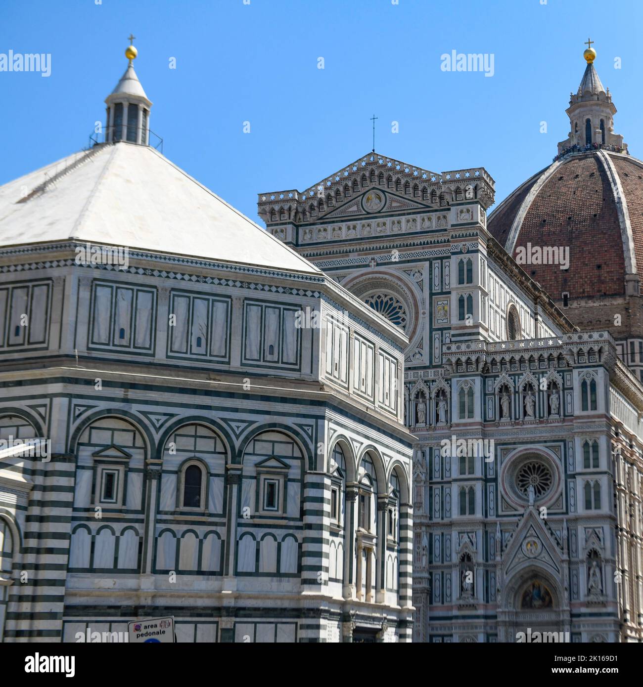 Duomo di Firenze, noto anche come Cattedrale di Santa Maria del Fiore Duomo - & cupola Brunelleschi - Duomo di Firenze facciata esterna gotico italiano Foto Stock