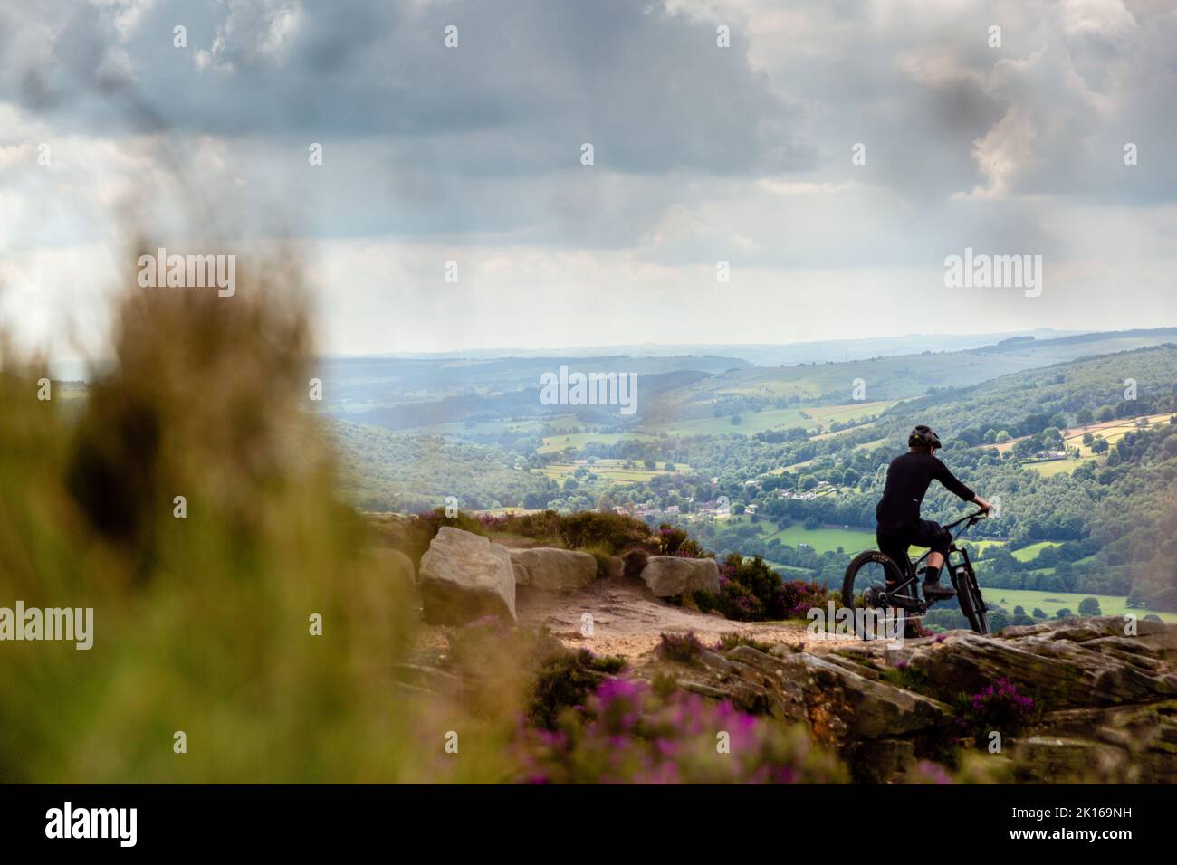 Mountain Bike Rider nel Peak District Foto Stock