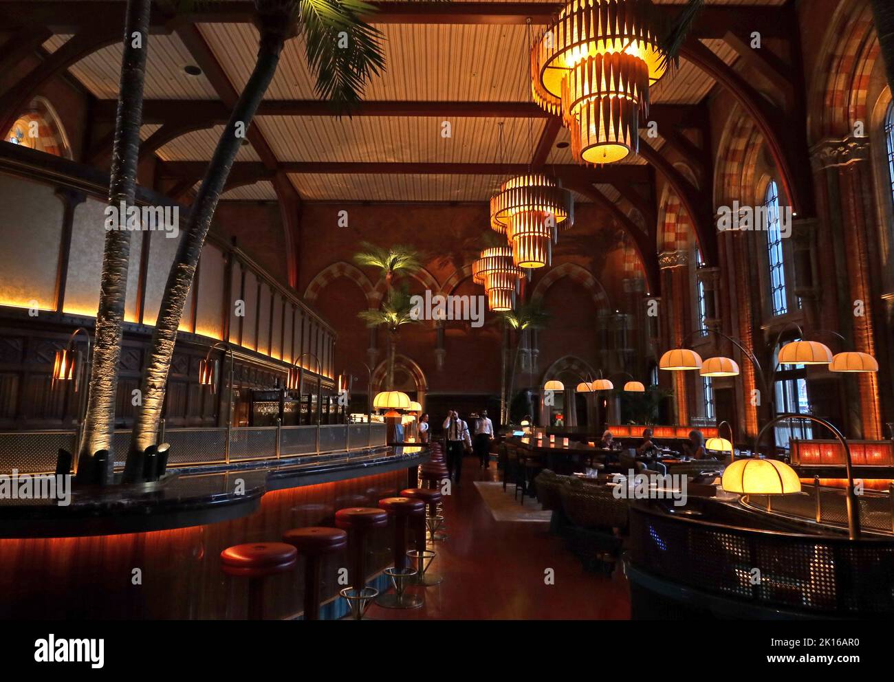 All'interno del St Pancras Renaissance Hotel, Booking Office 1869, Euston Road, Londra, Inghilterra, REGNO UNITO, NW1 2AR Foto Stock
