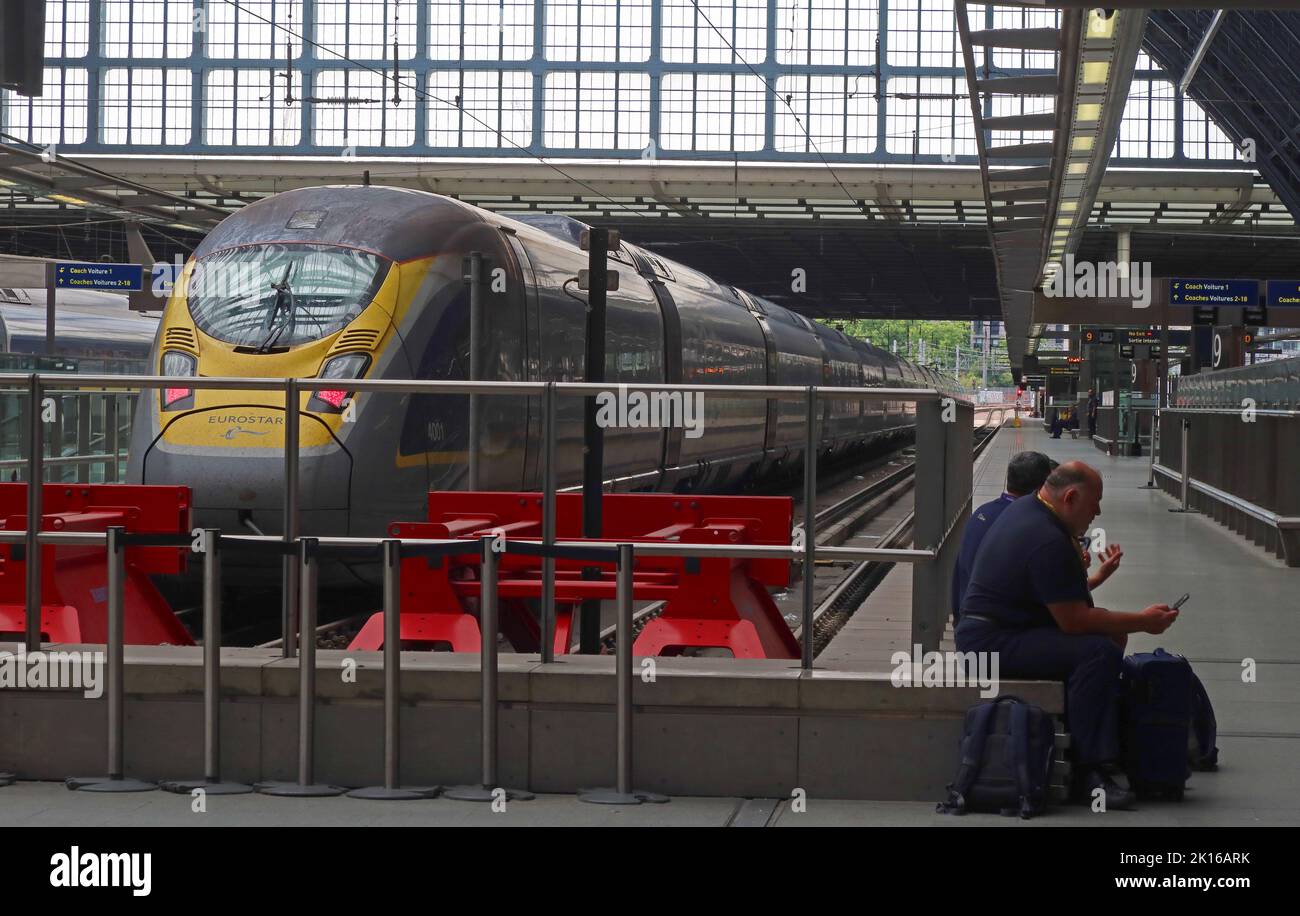 Eurostar e320 treno 4001, presso St Pancras International, British Rail Class 374, treno passeggeri a più unità elettrica EMU, Londra, Foto Stock