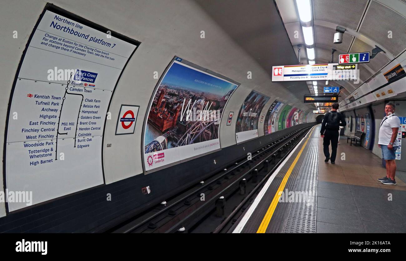 Northern Line, piattaforma in direzione nord a Kings Cross / St Pancras, trasporto per Londra, piattaforma metropolitana TfL N1 2AR Foto Stock