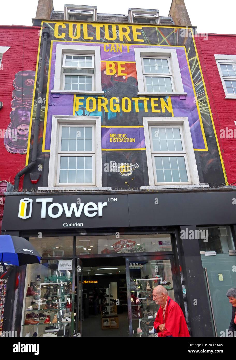 Tower LDN Camden, chic e pre-amato Fashion 210 Camden High Street, Camden Town, Londra, Inghilterra, Regno Unito, NW1 8QR Foto Stock