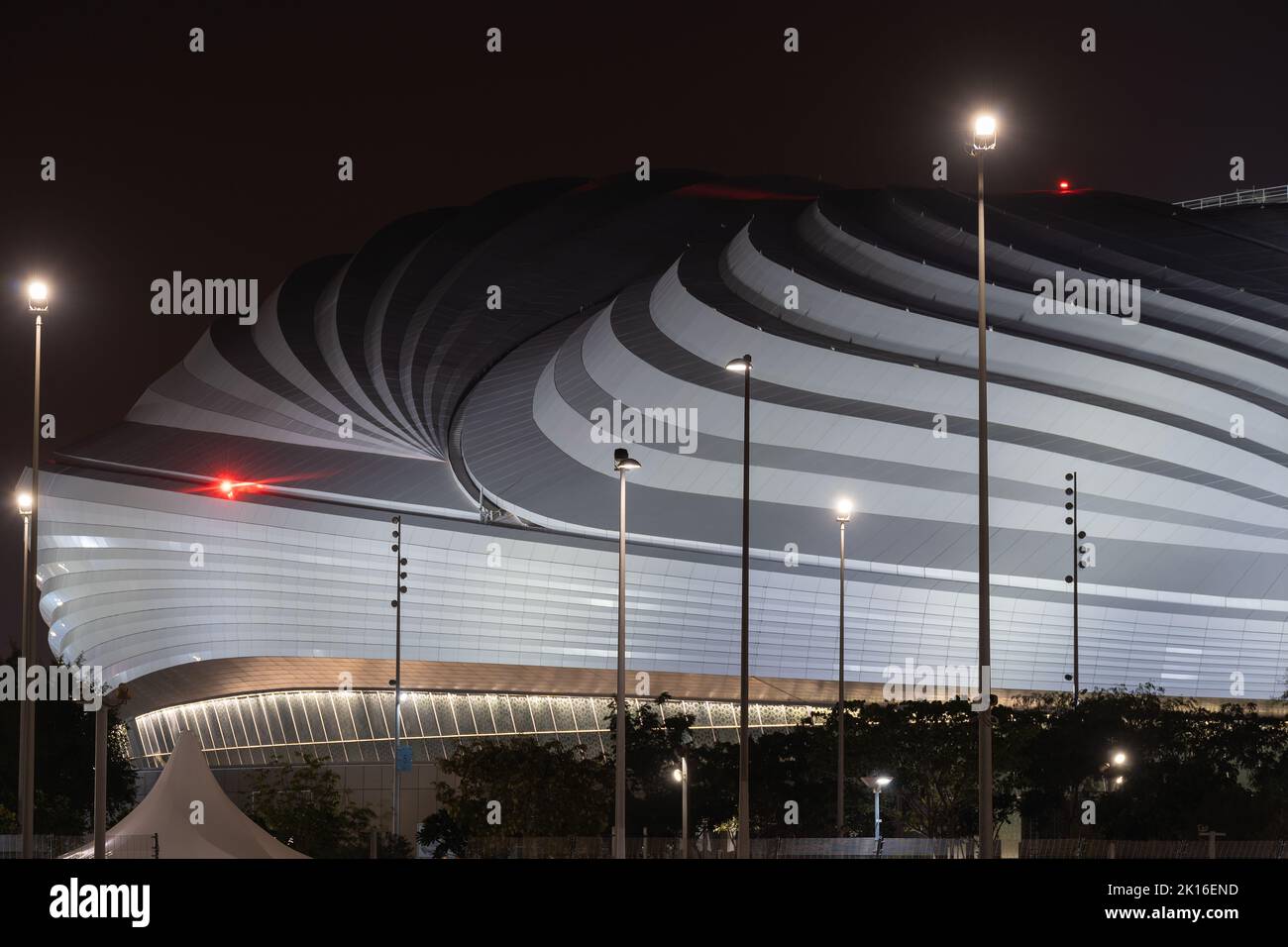 Doha, Qatar - 15 settembre 2022: Lo Stadio al Janoub si trova nella città meridionale di al Wakrah, Doha. Lo stadio al Janoub è uno degli otto stadi Foto Stock