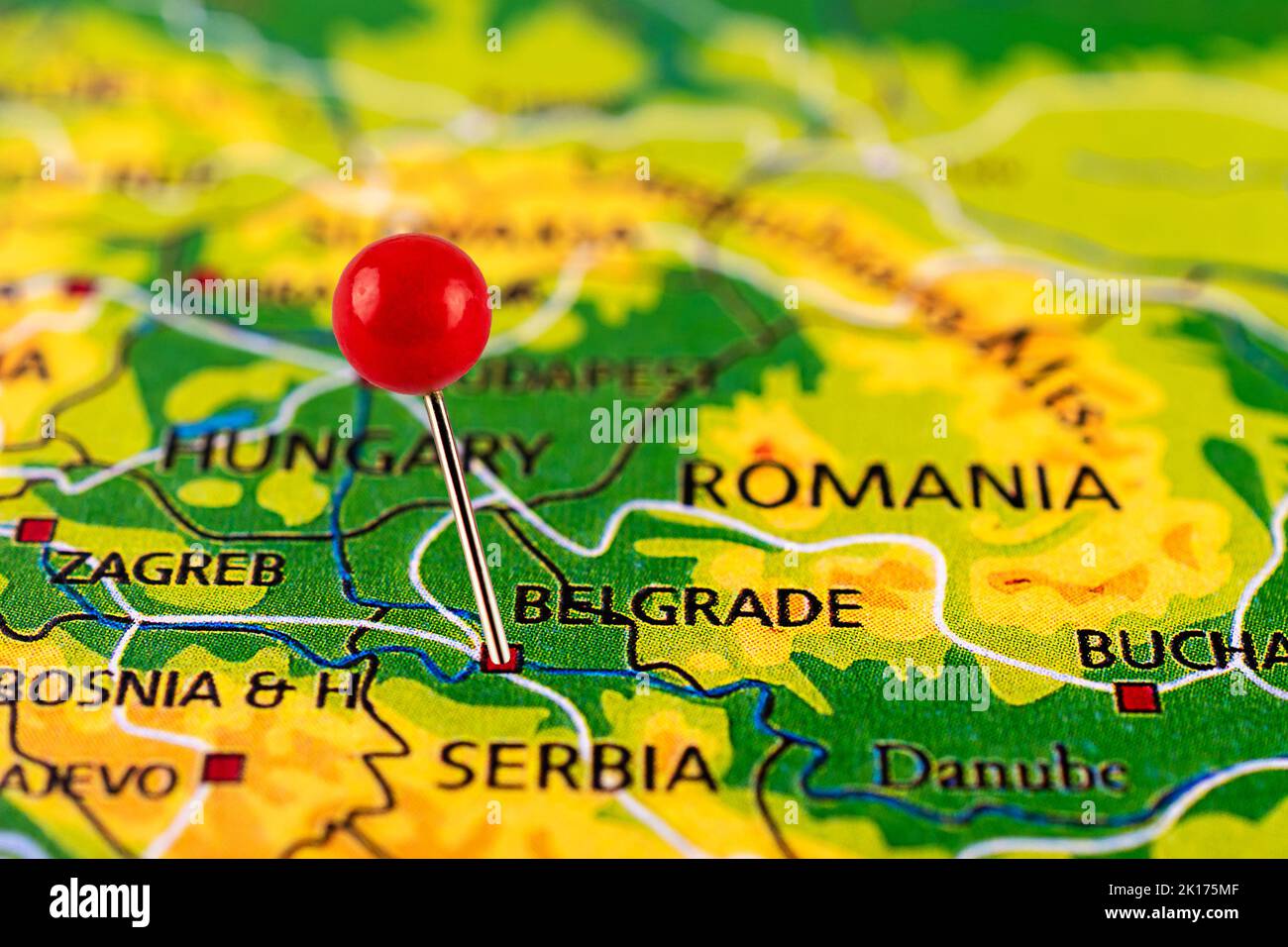 Mappa di Belgrado. Primo piano della mappa di Belgrado con la puntina