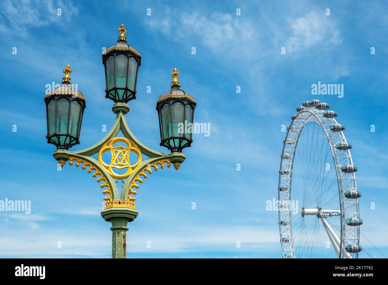 Vecchio lampione sul Westminster Bridge. Londra, Inghilterra. Messa a fuoco selettiva Foto Stock