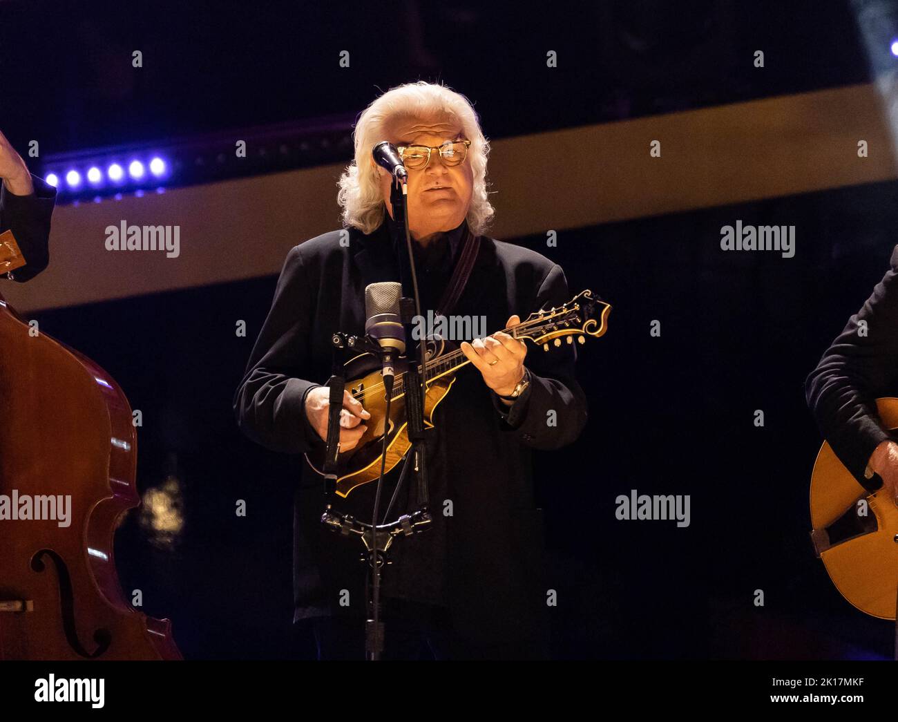 Nashville, Stati Uniti. 12th Set, 2022. Ricky Skaggs si esibisce durante il CMT Giants: Vince Gill al Fisher Center for the Performing Arts il 12 settembre 2022 a Nashville, Tennessee. Foto: Amiee Stubbs Credit: Imagespace/Alamy Live News Foto Stock