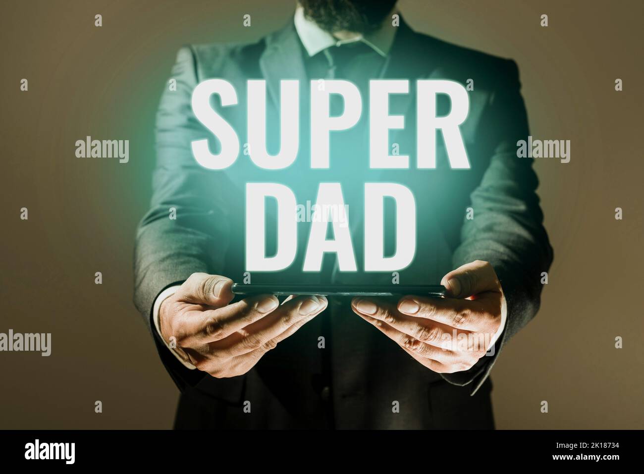Visualizzazione concettuale Super papà. Business Concept Children idol e super eroe un'ispirazione da guardare Foto Stock