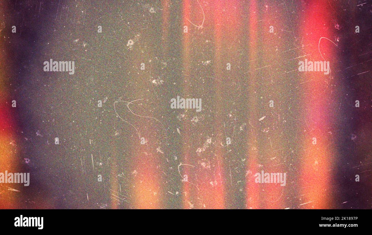 Vintage stressato vecchie perdite di luce fotografica e polvere di grana pellicola e graffi texture overlay con bordo in vignetta. Sporco grunge analogico 8k 16:9 retro eff Foto Stock