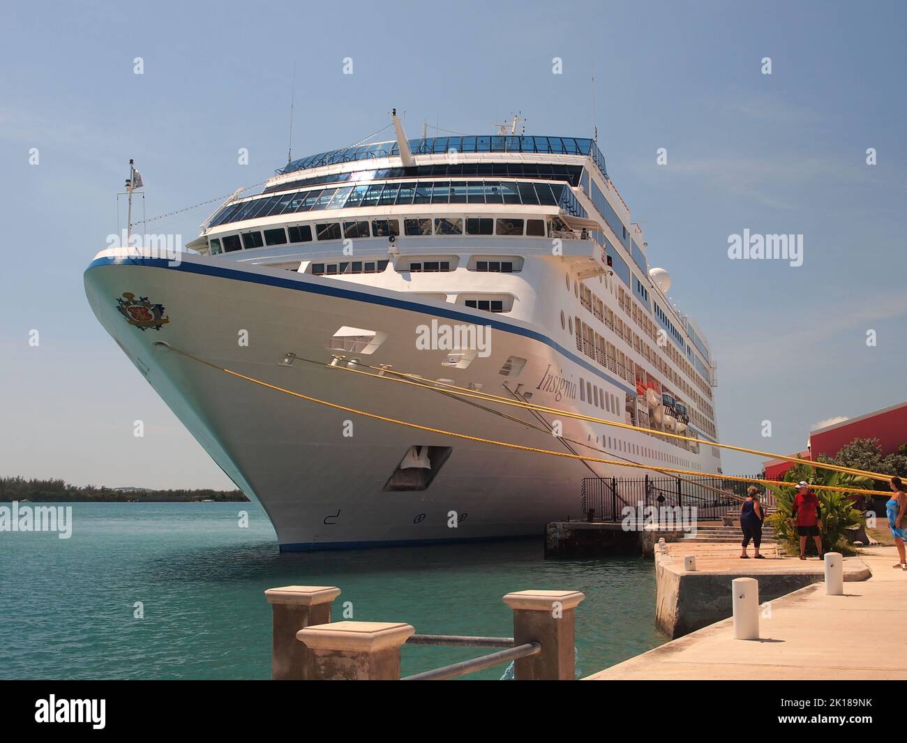La nave da crociera ha recentemente attraccato al molo di Penno, nelle Bermuda di San Giorgio, iniettando denaro turistico all'economia locale. Foto Stock