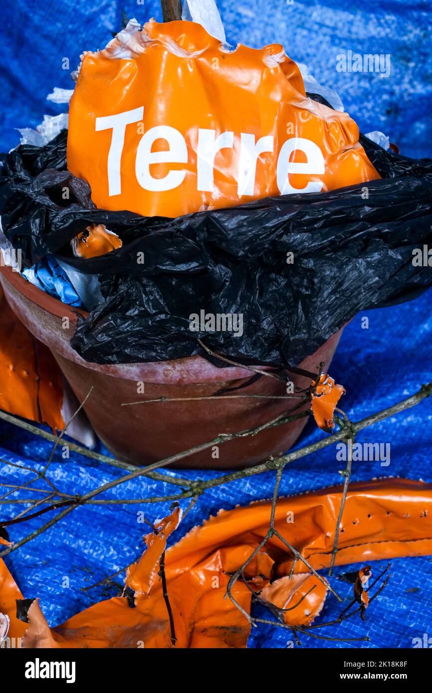 "Terra di plastica": Fotografia concettale di difesa dell'ambiente, Francia Foto Stock