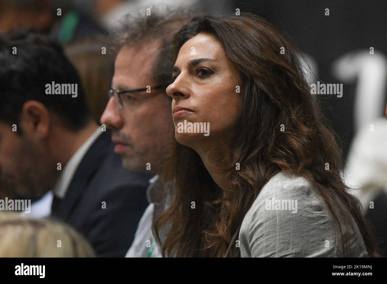 Gabriela Sabatini (Argentina) guardando le finali della Coppa Davis a Bologna Foto Stock