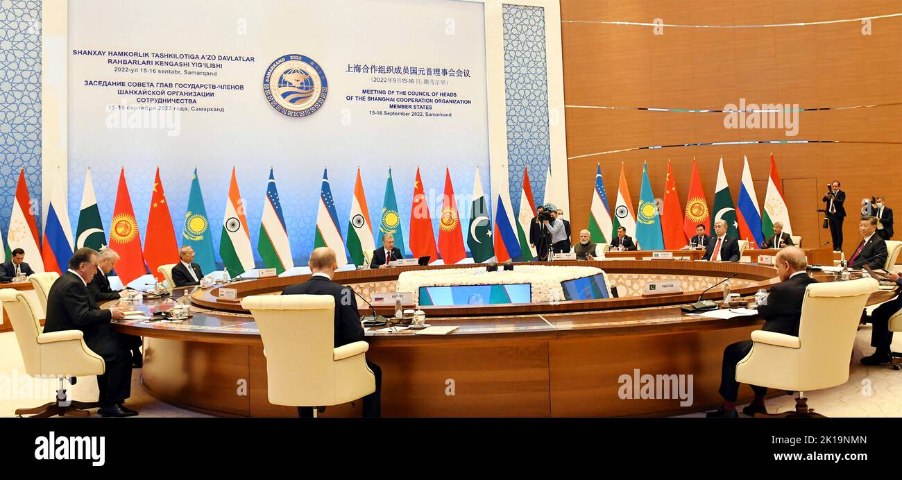 Samarcanda, Uzbekistan. 16th Set, 2022. Sessione plenaria della 22nd riunione del Consiglio dei Capi di Stato del vertice dell'Organizzazione di cooperazione di Shanghai, 16 settembre 2022 a Samarcanda, Uzbekistan. Credit: Ufficio stampa/PIB Photo/Alamy Live News Foto Stock