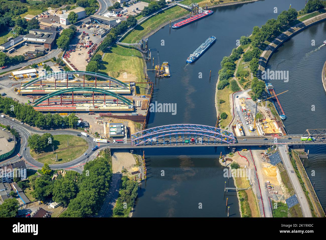 Veduta aerea, porto di Duisburg Ruhrort, Ruhrort, Duisburg, zona della Ruhr, Renania settentrionale-Vestfalia, Germania, DE, Europa, Porto, Area delle porte, panoramica delle porte, antenna Foto Stock