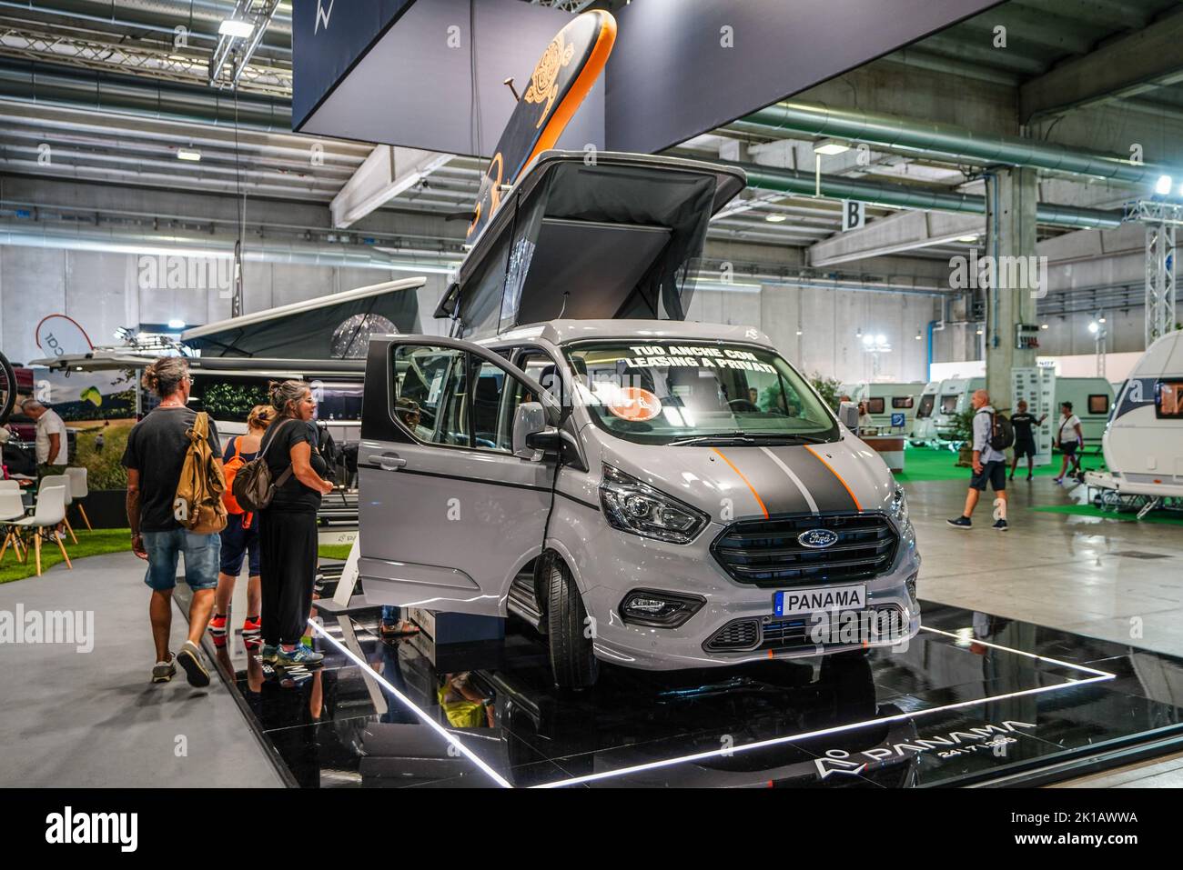 Parma, Italia. 16th Set, 2022. Ford Transit custom by PANAMA, versione P12s durante il Salone del Camper 2022, Reportage a Parma, Italy, Settembre 16 2022 Credit: Independent Photo Agency/Alamy Live News Foto Stock