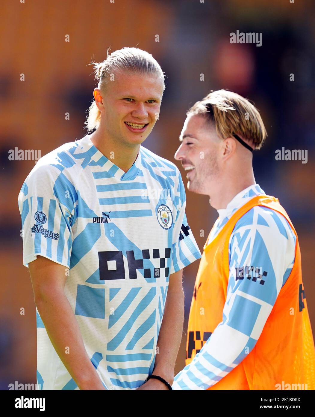 Erling Haaland (a sinistra) e Jack Grealish di Manchester City si