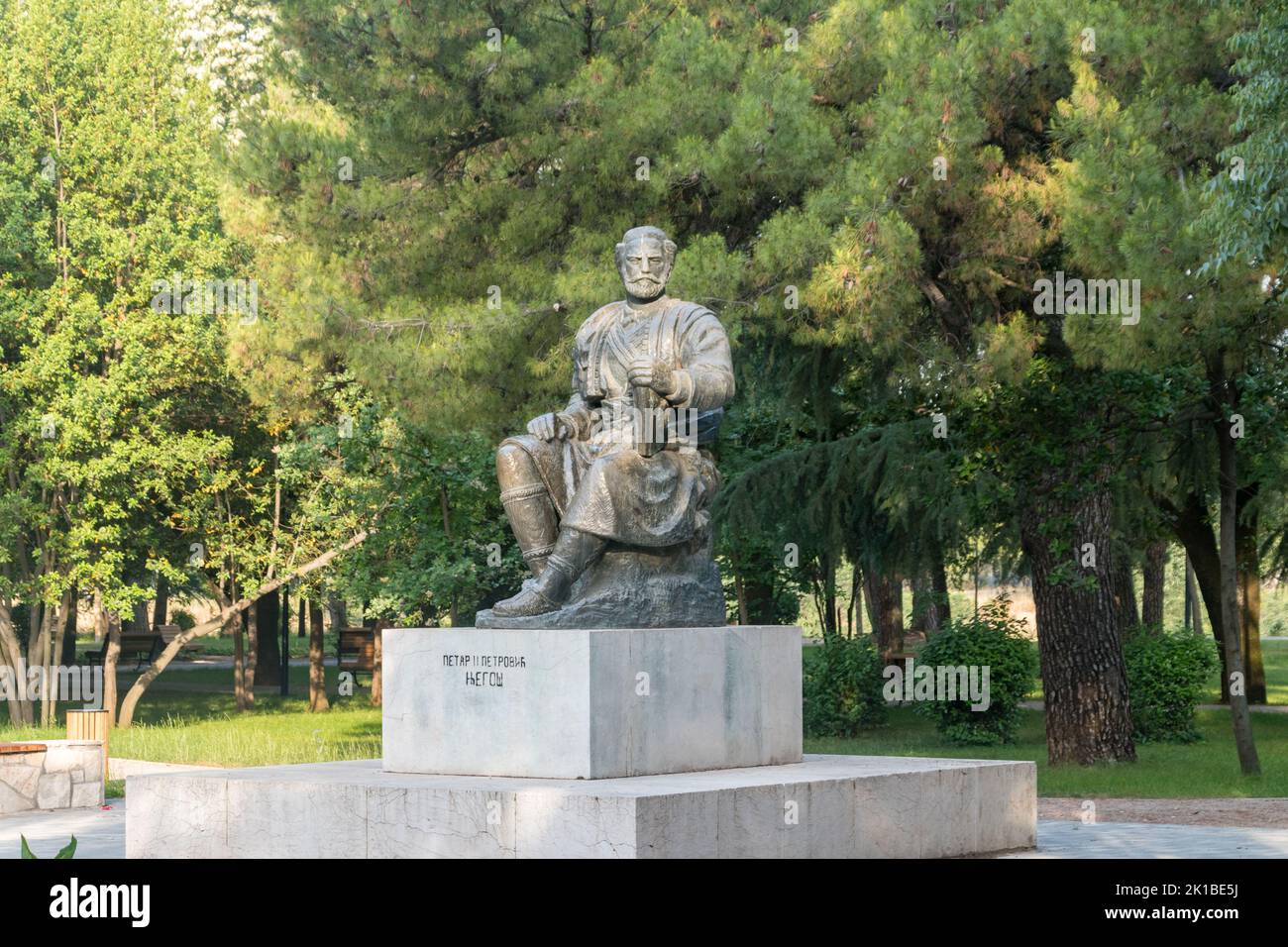 Podgorica, Montenegro - 4 giugno 2022: Monumento del Principe-Vescovo di Montenegro, Petar II Petrovic-Njegos. Foto Stock