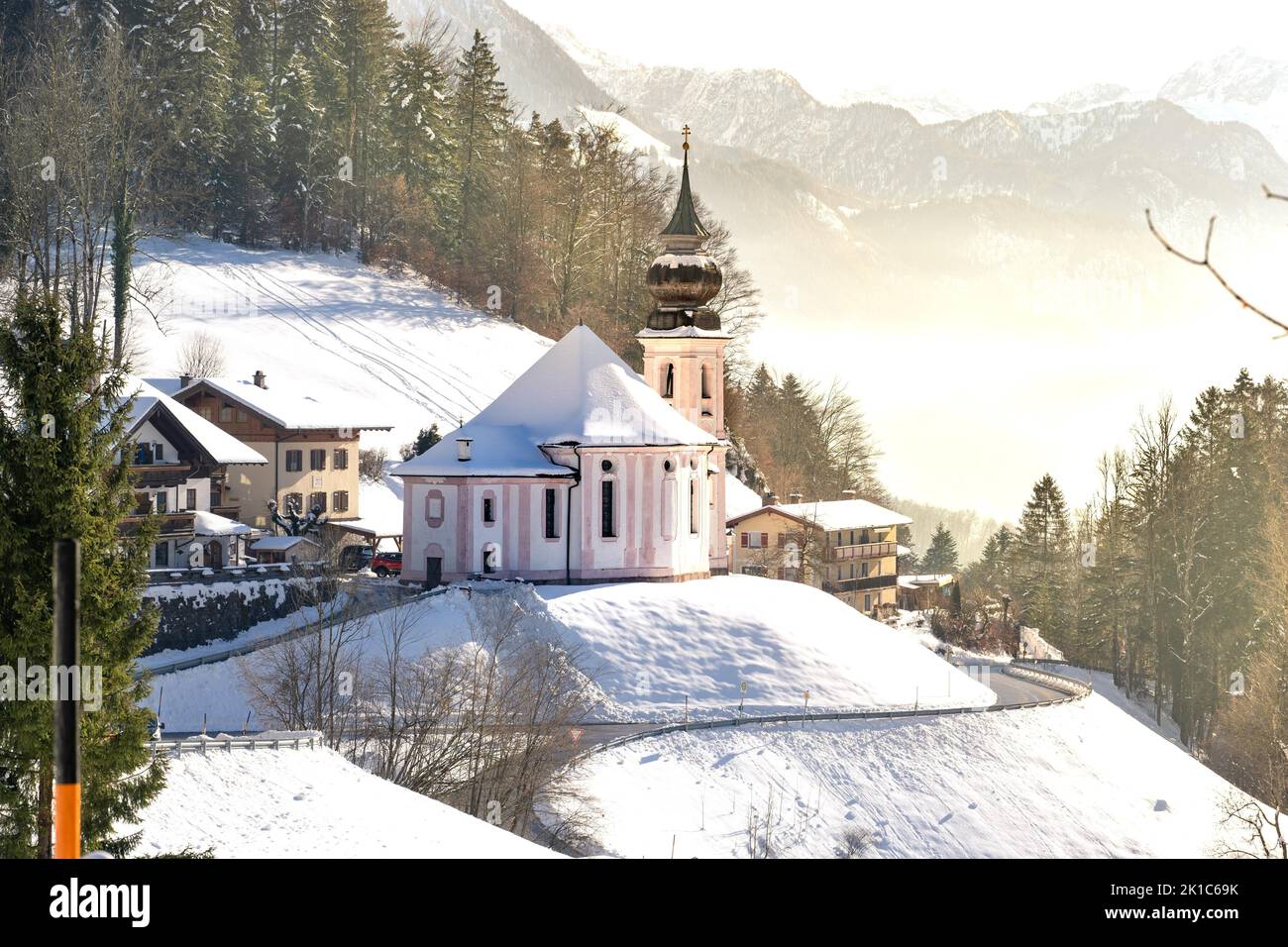 Cappella Maria Gell nel paesaggio invernale, Berchtesgaden, Baviera, Germania Foto Stock