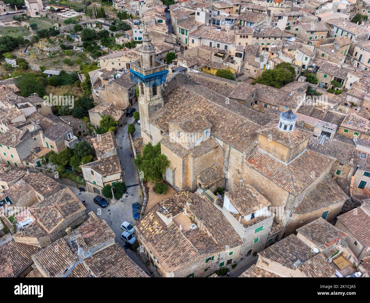 Valldemossa, vista dall'alto del paese e dei tetti, Maiorca, Isole Baleari, Spagna Foto Stock