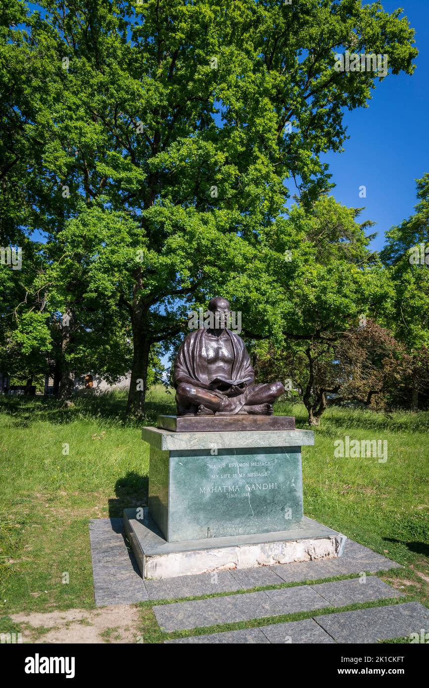Scultura Gandhi nel parco del Museo Ariana, Ginevra, Svizzera Foto Stock