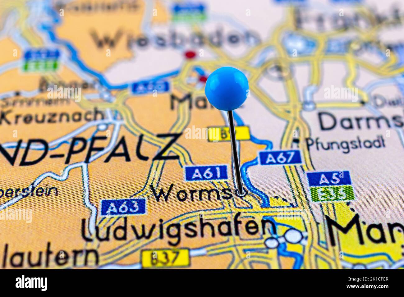 Worm mappa. Primo piano della mappa Worms con il puntino blu. Mappa con punto rosso di Worms in Germania. Foto Stock